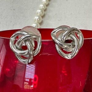 Silvertone Irish love knot earrings
